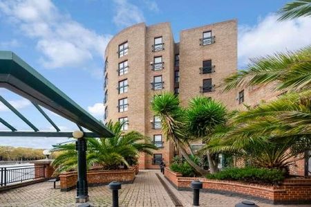 Tavistock Tower, Russell Place, SE16 - Photo 4