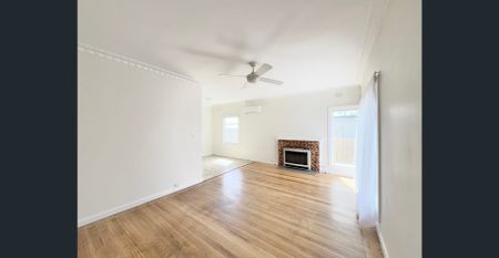 Spacious Family Living in a Prime Belmont Location - Photo 2