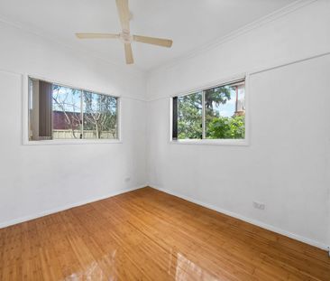SPACIOUS TWO BEDROOM GRANNY FLAT IN A PRIME LOCATION! - Photo 1