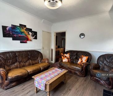 1 bedroom in a house share to rent - Photo 2