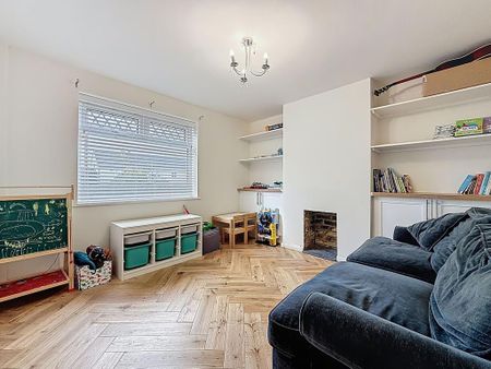 3 bedroom semi-detached house to rent - Photo 2