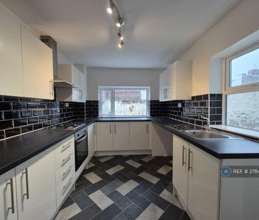 3 bedroom terraced house to rent - Photo 6