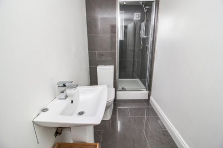 2 bedroom flat to rent - Photo 5