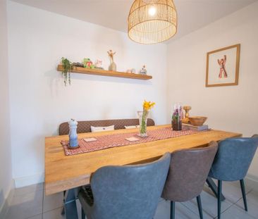 4 bedroom semi-detached house to rent - Photo 5