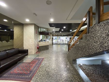 Apartamento de alquiler en Calle de Agustin de Foxa, Castilla - Photo 3