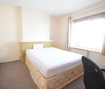 5 bedroom semi-detached house to rent - Photo 6