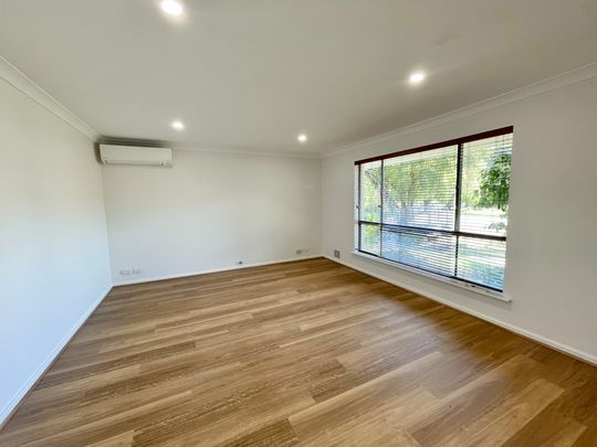 Spacious 3 x 1 Home - 6 month lease only - Photo 1