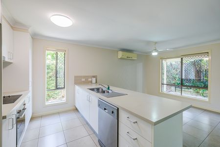 19 Parkview Street, Bahrs Scrub QLD 4207 - House For Rent | Domain - Photo 2
