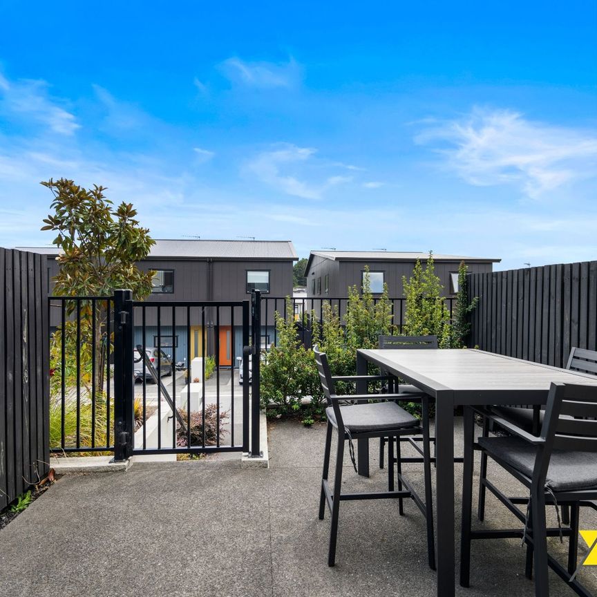 Townhouse in Mount Roskill! PETS NEGOTIABLE! - Photo 1