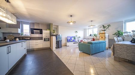 Appartement 9 pièces à Charmes - Photo 2