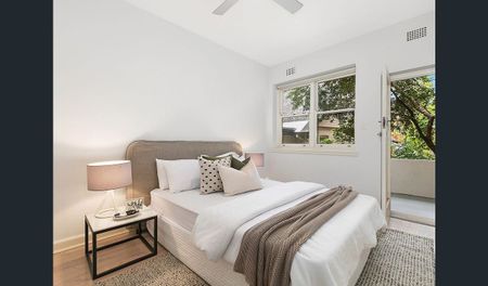 Oversized Art Deco Apartment with Leafy Outlook & Outdoor Spaces - Photo 2