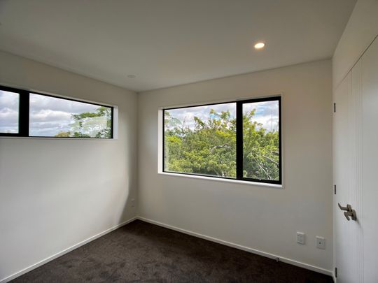 4-BEDROOM IN BOTANY DOWNS - Photo 1