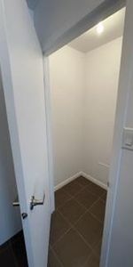 À CHARLESBOURG, SITUÉ À L' ÉTAGE, SUPERBE 3½ ENTIÈREMENT RÉNOVÉ - 1045$/MOIS, TOUT INCLUS! JUILLET - Photo 4