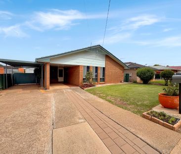 Cosy Three Bedroom Home - Photo 1