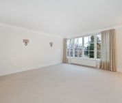 3 bedroom flat to rent - Photo 2