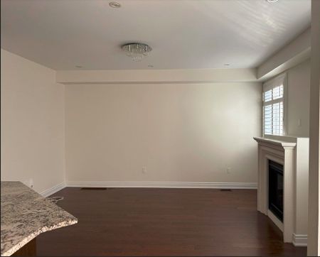 For Lease - 72 Ruffle Lane, Richmond Hill, Ontario - Photo 5