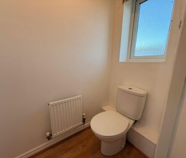 3 bedroom mews to rent - Photo 6