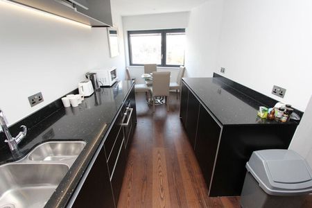 Room in a Shared Flat, Lambarde Square, SE10 - Photo 2