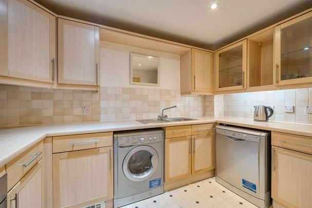 Quadrant Court, Jubilee Square, Reading, RG1 - Photo 1