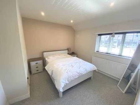 Price £2,295 pcm - Available 18/02/2026 - Unfurnished - Photo 5