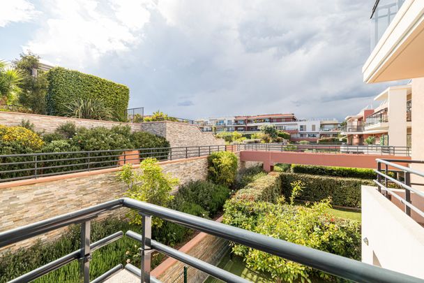 NICE / FABRON - Studio MEUBLE avec terrasse et garage - Photo 1