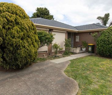 22 Gaynor Cresent, Gladstone Park, VIC 3043 - Photo 1