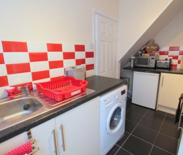 2 bedroom Maisonette to rent - Photo 4
