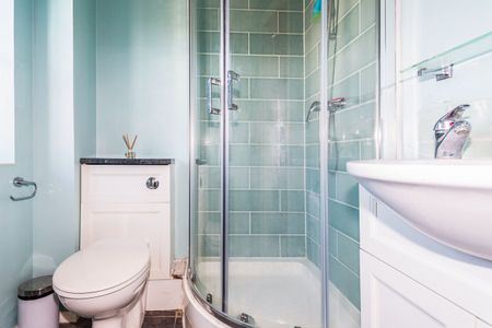 3 bedroom terraced to rent - Photo 5