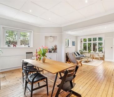 4 bedroom end of terrace house to rent - Photo 1