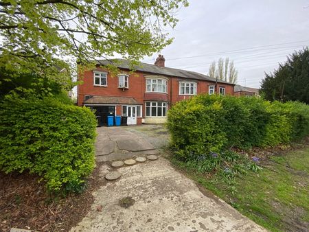 Ground FLoor Flat 203 Cottingham Road, Hull - Photo 3