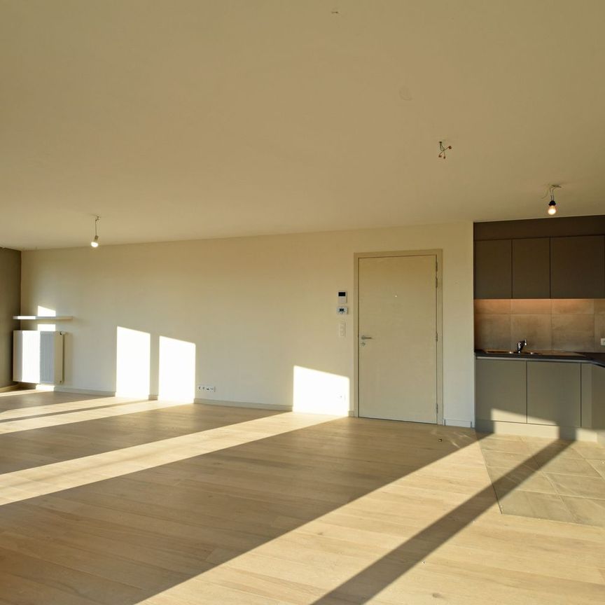 Zonnig gelijkvloers appartement te huur met centrale ligging! - Foto 1