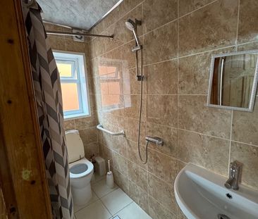 Room in a Shared House, Ellesmere Road, B8 - Photo 2