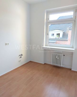 Schöne, lichtdurchflutete Wohnung mit Altbaucharme - Photo 1