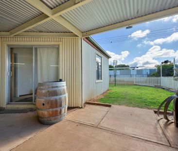 32 Heward Street - Photo 2