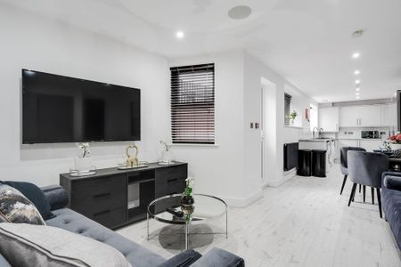 6 bedroom house to rent - Photo 2