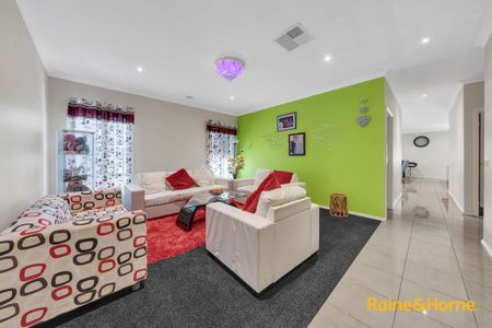 22 Challenger Circuit, Cranbourne East, VIC 3977 - Photo 5