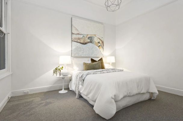 The captivating appeal of a classic terrace - Photo 1