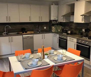 Seven Bed House (Shared) - Photo 3