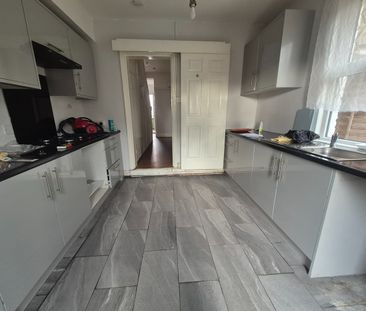 4 Bed Semi-Detached House, Valentine Road, HA2 - Photo 6