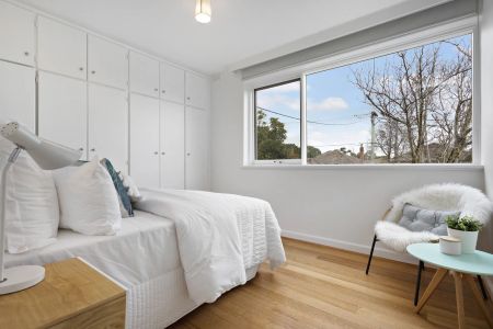 Spacious and sun-soaked with an enviable address - Photo 4