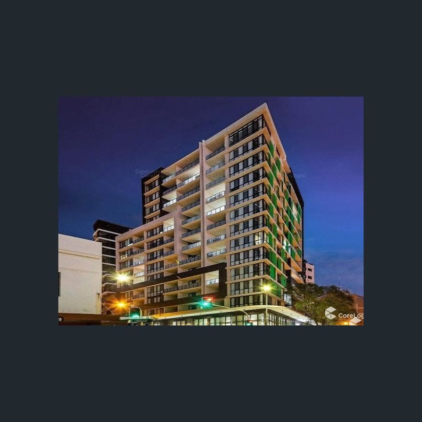 MODERN AND CONTEMPORARY 1 BEDROOM APARTMENT IN HURSTVILLE CBD - Photo 1