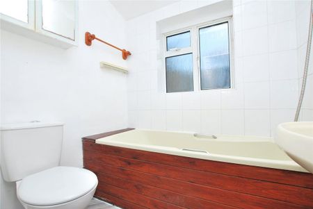 2 bedroom end of terrace house to rent - Photo 5