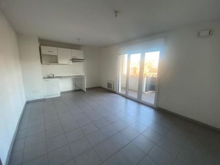 Location Appartement 2 pièces 44m² MARSEILLE 4ème - Photo 4
