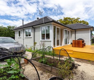 Beautifully Renovated 3-Bedroom Home in a Prime Christchurch Location! - Photo 2