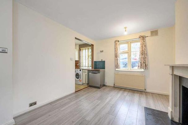 Addison Way, Hampstead Garden Suburb, NW11 - Photo 1