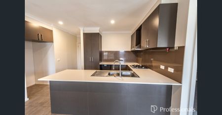 Modern Family Home - Photo 5