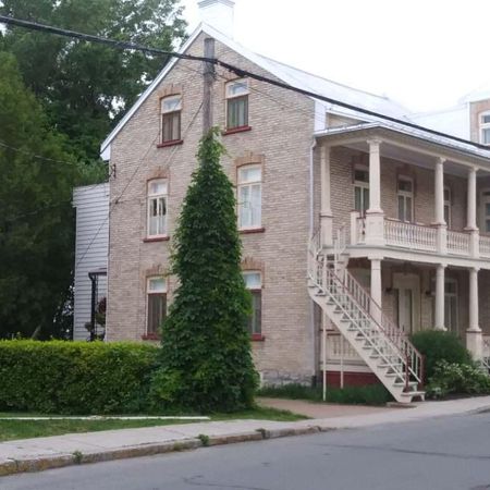 LÉVIS. RARE SUR LE MARCHÉ. 7 1/2 (3 ch.). 1er juillet ; possibilité 1er août. Chauffé, éclairé, climatisé, déneigé (la totale, sauf Internet) - Photo 3