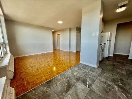 For Lease - 363 Lakeshore Road Unit# 701, Mississauga, Ontario - Photo 2