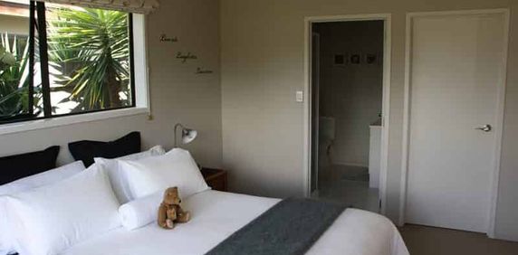 Modern Lynmore Home - Photo 2