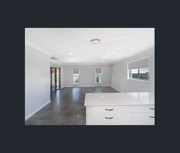 EXECUTIVE STYLE VILLA! - Photo 1